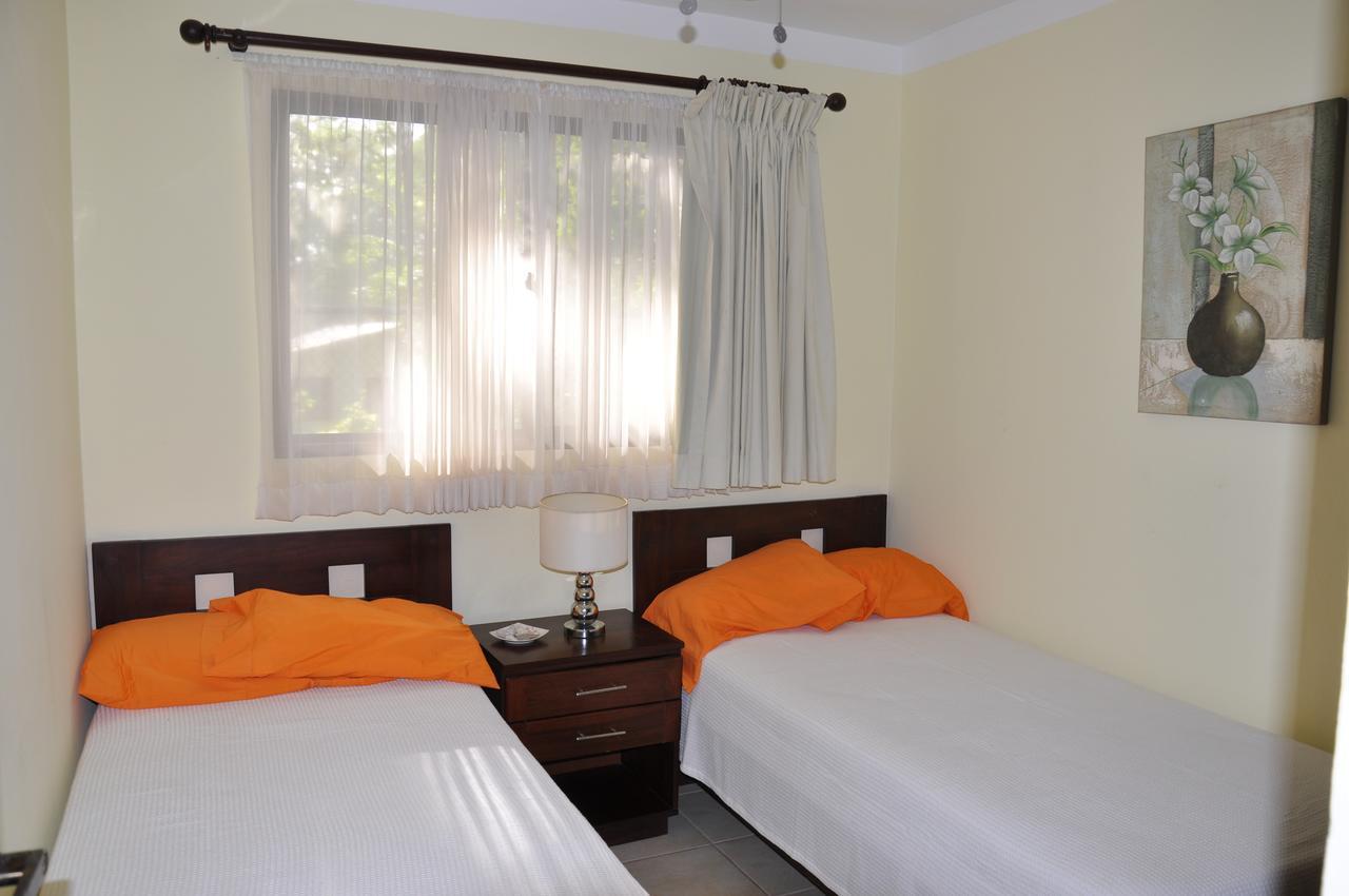 Villa Riviera 2 Bedroom Townhouse Playas del Coco Ruang foto