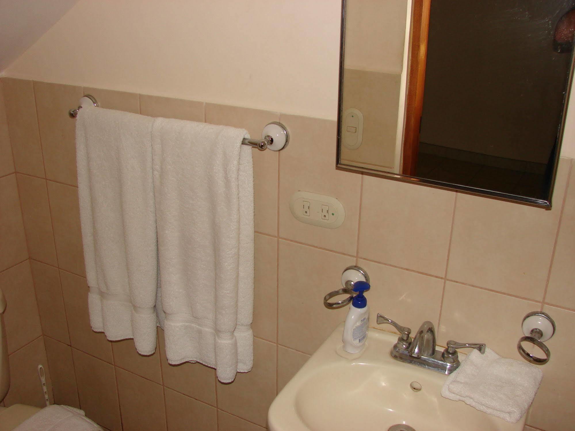 Villa Riviera 2 Bedroom Townhouse Playas del Coco Bagian luar foto